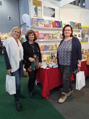 Knjižni sejem 2023 - srečanje s prijateljico in njeno prijateljico